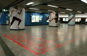 Nike_hk_subway_2
